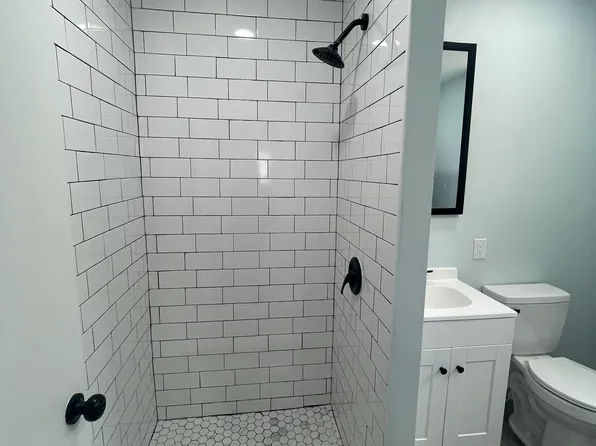 27 East 46th Street image 2 of 4