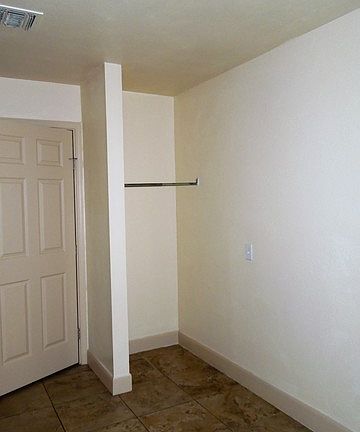 4th image of 9214 Port Victoria St