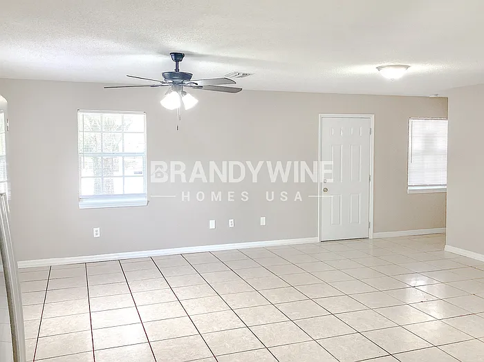 803 E Baker St — Photo 4