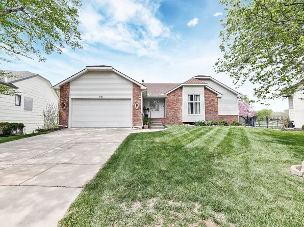 101 N Brownthrush Cir, Wichita, KS 67212
