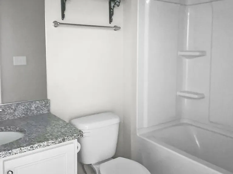 25 Crossing Ln #D — Photo 11