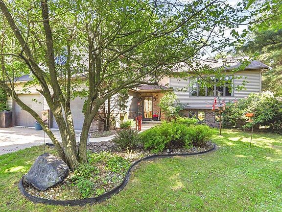 3rd image of 31523 Grotto AVENUE