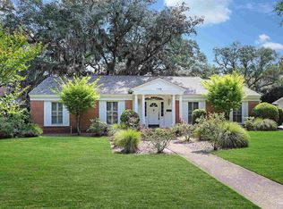 135 Highpoint Dr, Gulf Breeze, FL 32561
