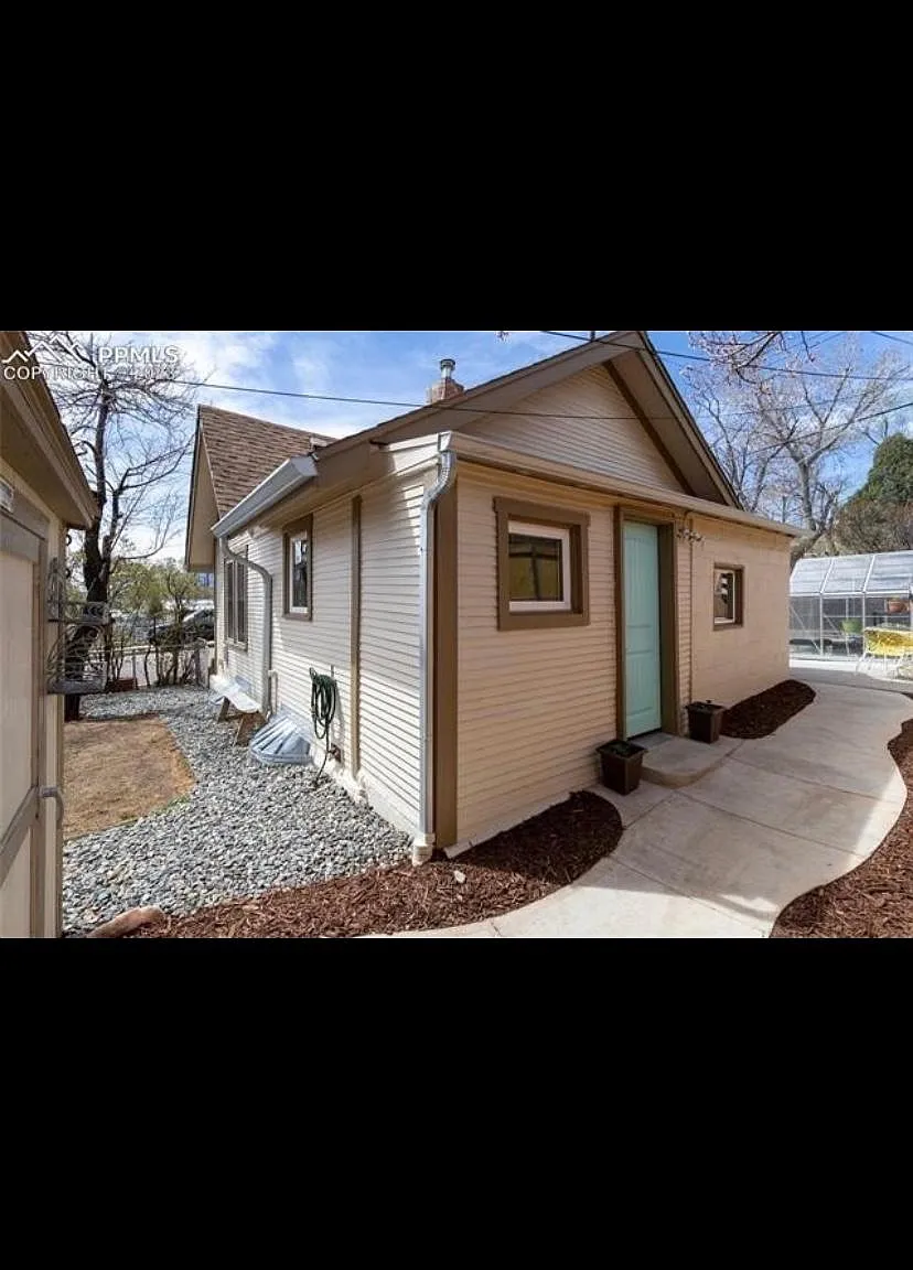 610 W Platte Ave — Photo 1