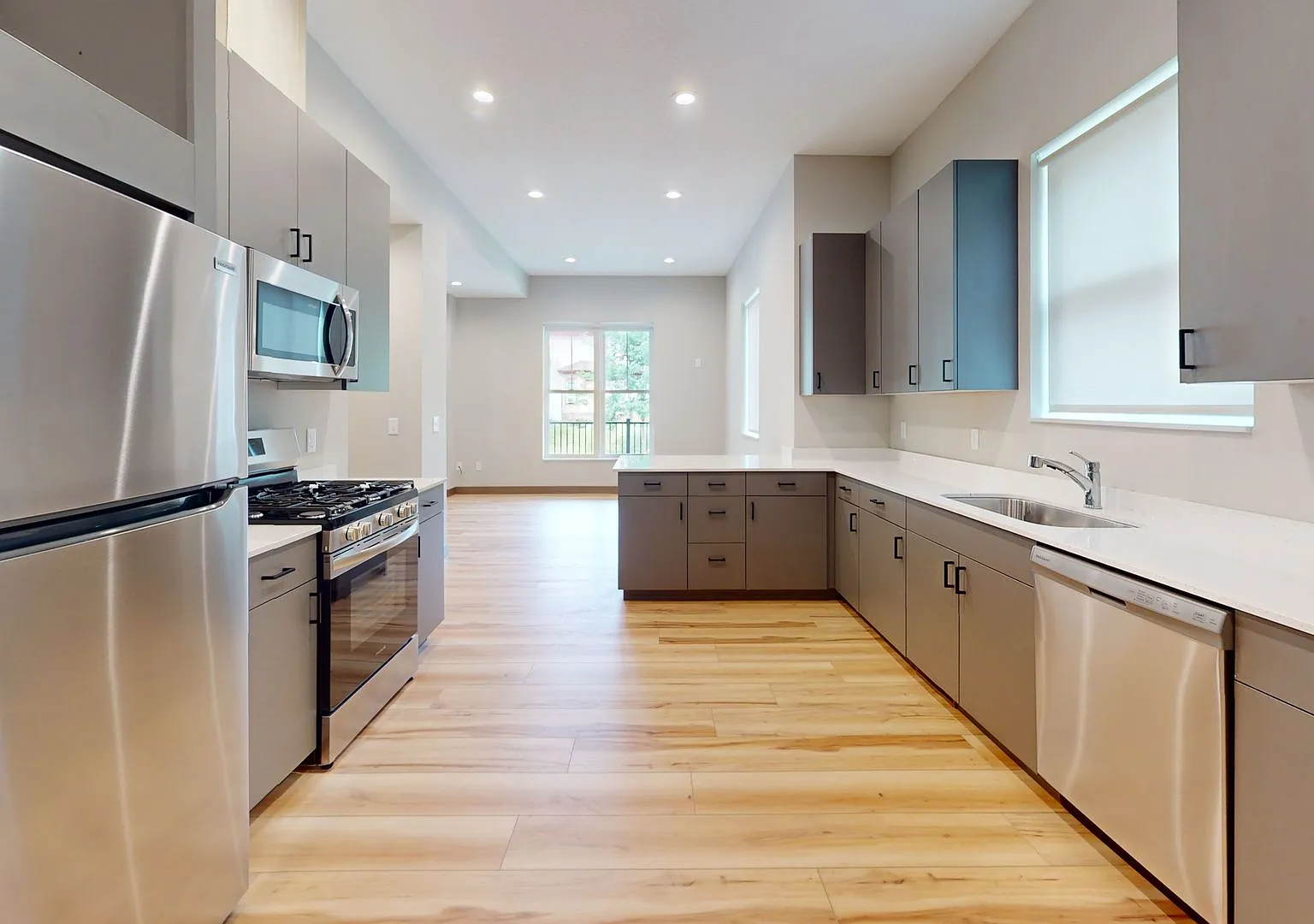 Remodeled 10-Bedroom House in Dinkytown — Photo 3