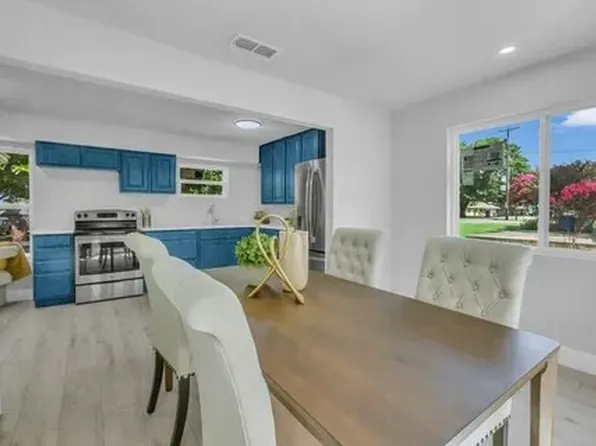 110 N Hillside St, Red Oak, TX 75154