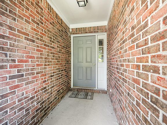 3rd image of 12550 LOOKOUT MOUNTAIN Court