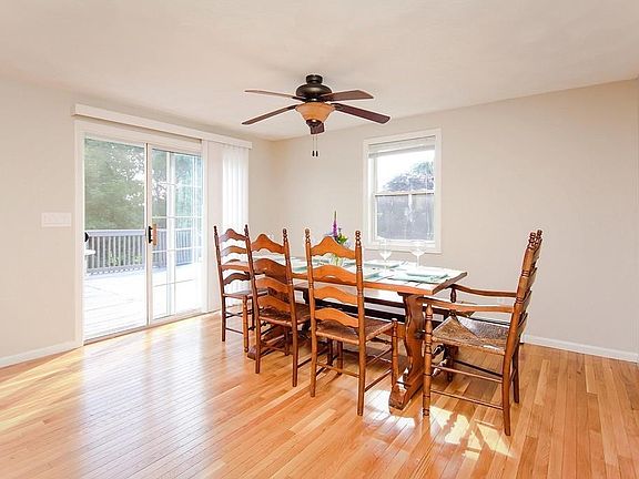 4th image of 24 Cherry Hill Ave