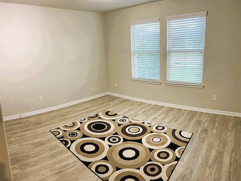 1402 Central Heights Dr — Photo 16