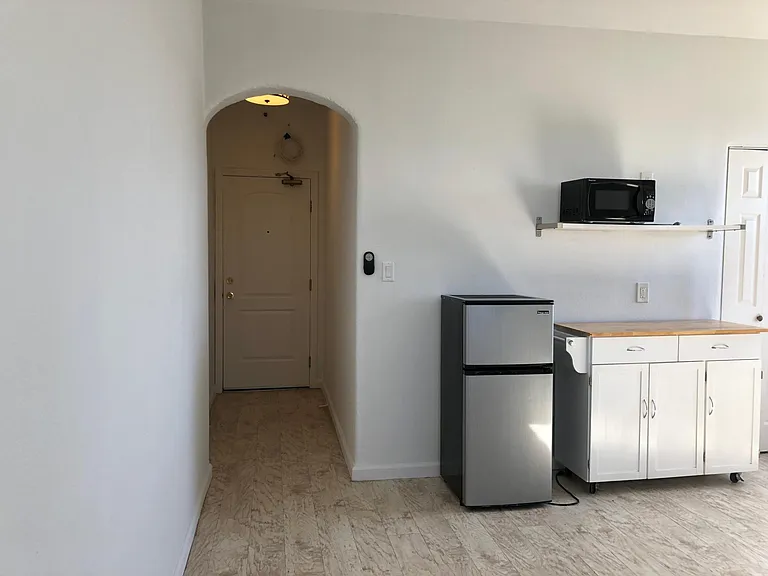 2733 Beverly Blvd #312 — Photo 8