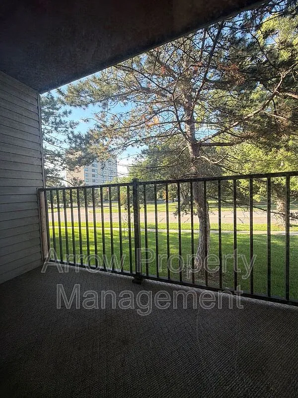 2 bed, 1.0 bath, 826 sqft, $1,195 — Photo 3