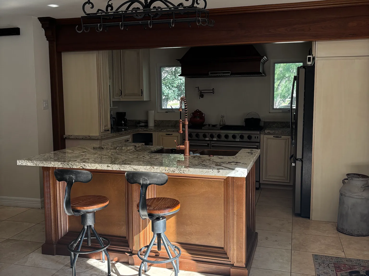 3 bed, 2101 sqft, $2,350 — Photo 2