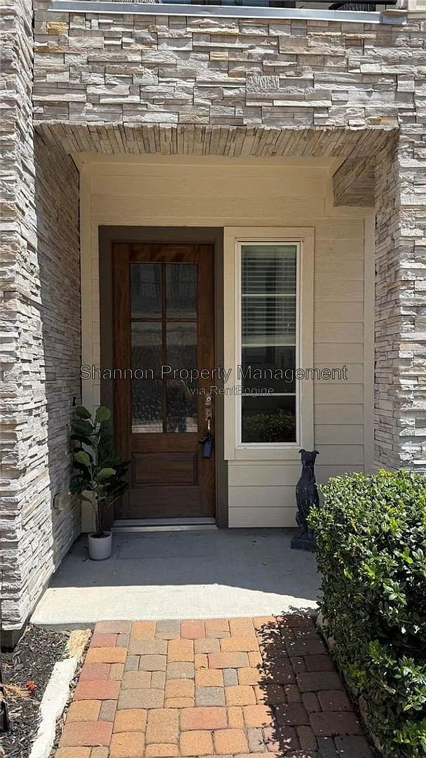 3 bed, 3.5 bath, 2627 sqft, $2,950 — Photo 3