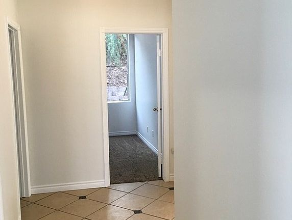 5th image of 2750 Monserat Cir