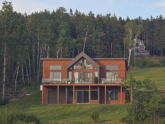 2nd image of 40 Meadowlands Rd