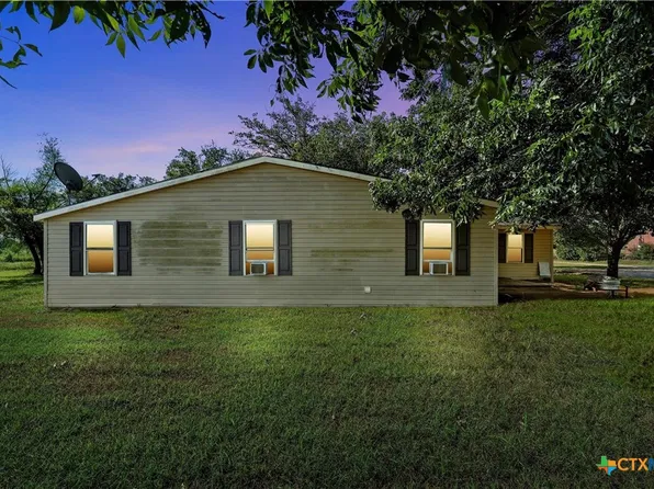 1025 Wyatt Ln, Mc Gregor, TX 76657