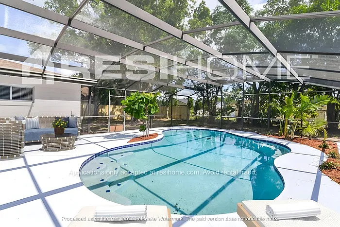 7226 Pleasant Dr — Photo 1