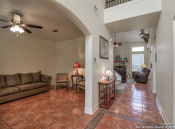 3rd image of 3226 Oak Hollow Dr
