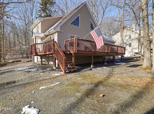 129 Paul Revere Rd, Lackawaxen, PA 18435