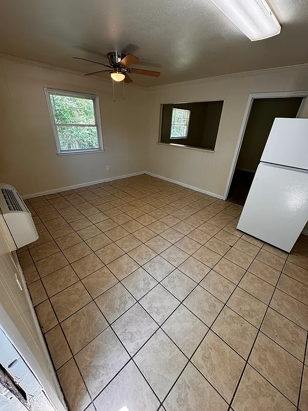 1 bed, 1.0 bath, $995 — Photo 1