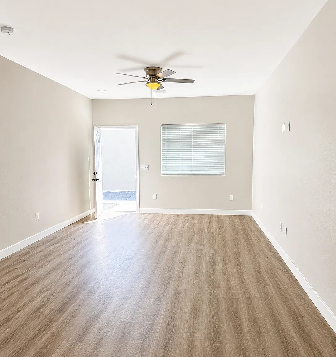 3 bed, 1097 sqft, $1,359 — Photo 1