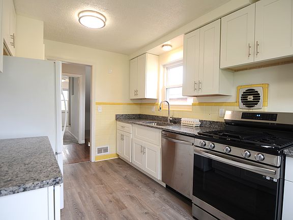 5th image of 3982 Longford Dr