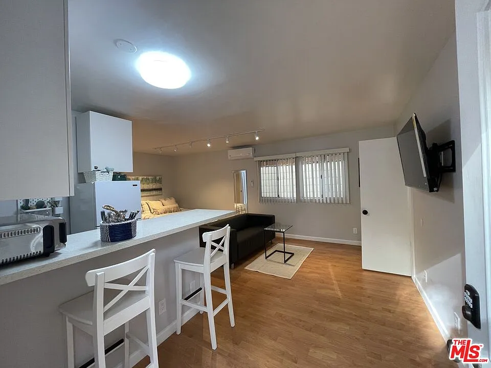 Building Photo - 2128 N Beverly Glen Blvd #2