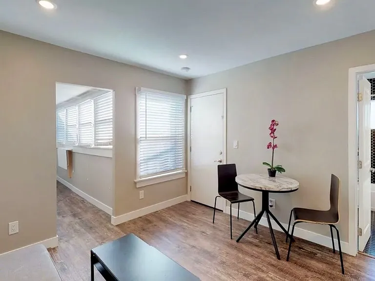 Cottage Style Studio in North Park — Photo 4