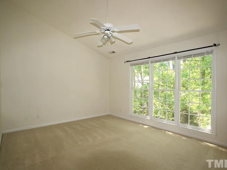 208 Ashley Brook Ct — Photo 6