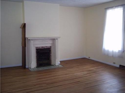 3rd image of 615-615RR Sidney St
