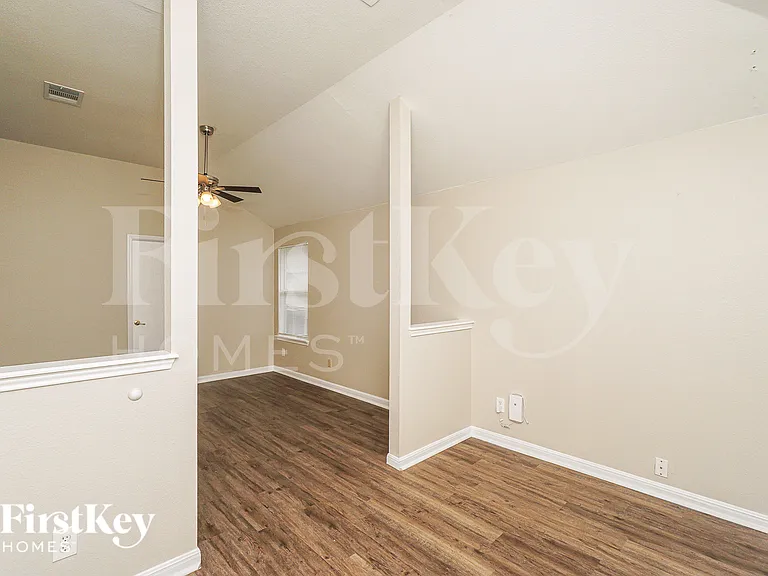 8422 Cherisse Dr — Photo 11