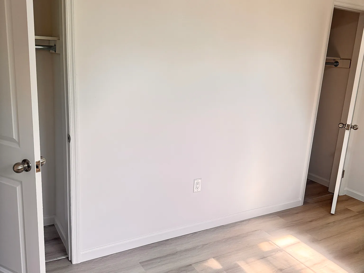 2 bed, 900 sqft, $2,700 — Photo 4