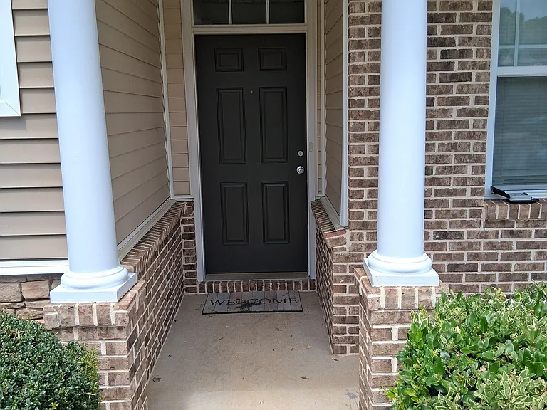 6208 Ellenwood Dr — Photo 2