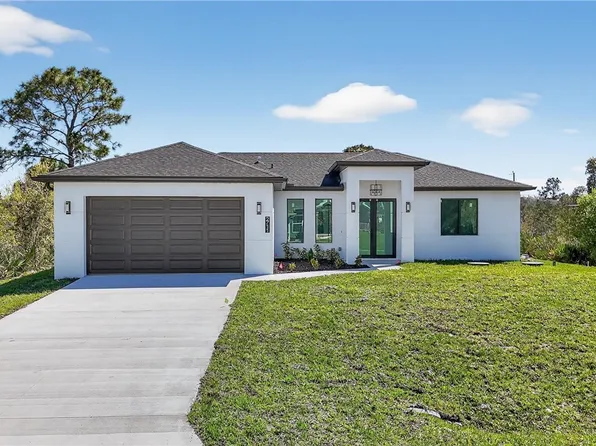 2711 39th St W, Lehigh Acres, FL 33971