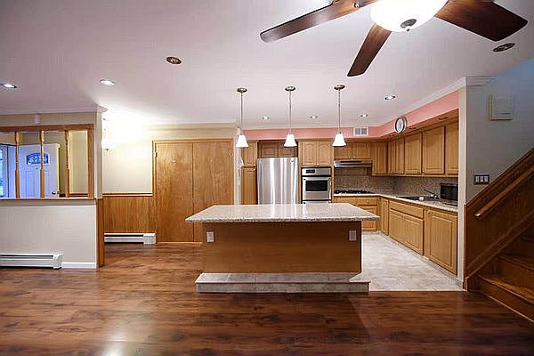 1st image of 109 27th Ave #2