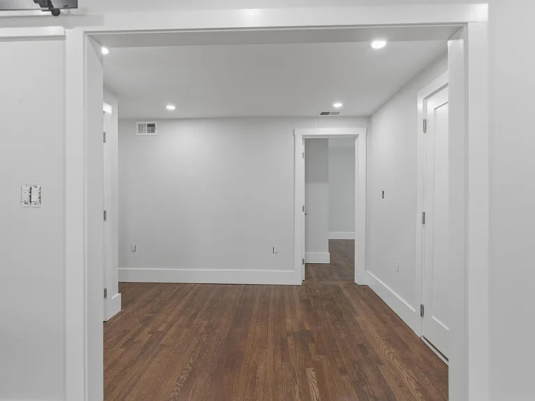 18 Ronan St #2 — Photo 45