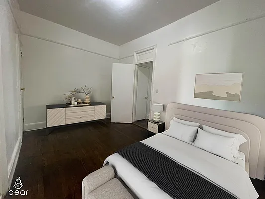 Rented by Pear NYC LLC | media 2