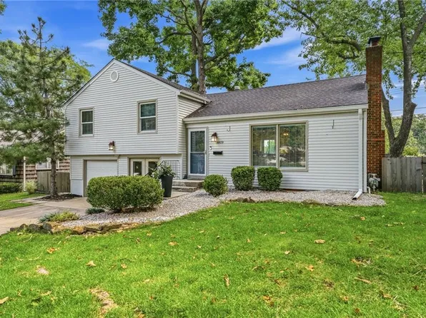 6809 Hadley St, Overland Park, KS 66204
