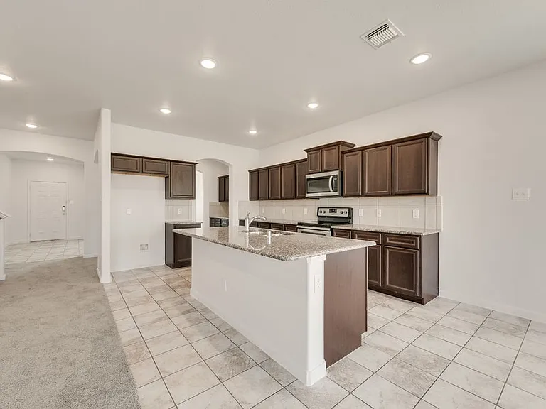 9245 Switchgrass Ln — Photo 13