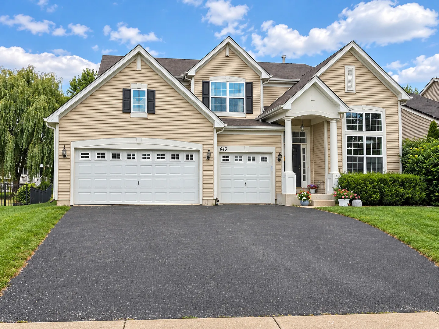 5 bed, 3176 sqft, $3,800 — Photo 2