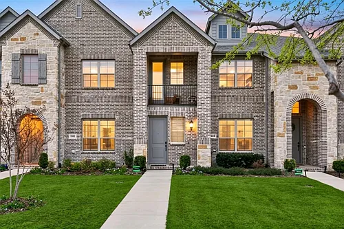 682 Claire Ln Photo 1