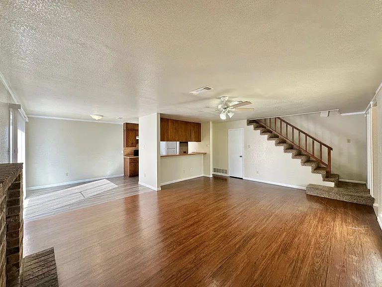3004 Chaucer Dr — Photo 4