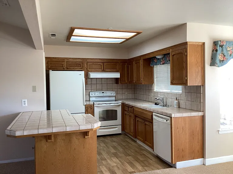 6589 N Maroa Ave #114 — Photo 8