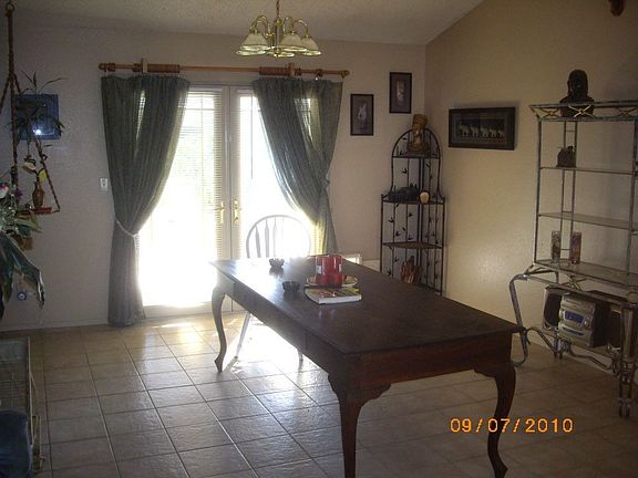 3rd image of 4921 Yellow Pine Ln