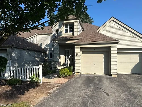 4 Harker Hill Dr Photo 1