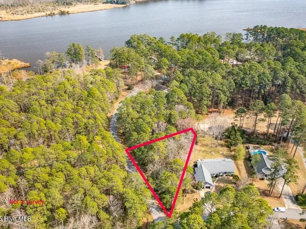 900 Crooked Creek Drive, New Bern, NC 28560