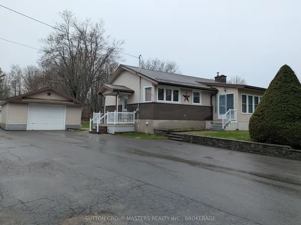 4267 Easy St, South Frontenac, ON K0H 2W0