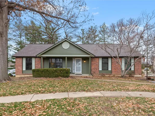 1741 Golden Lake Ct, Chesterfield, MO 63017