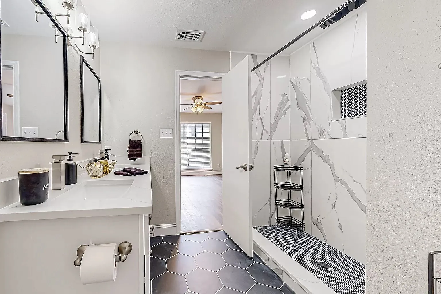 2 bed, 1144 sqft, $1,690 — Photo 1