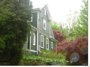 303 Flax Hill Rd, Norwalk, CT 06854